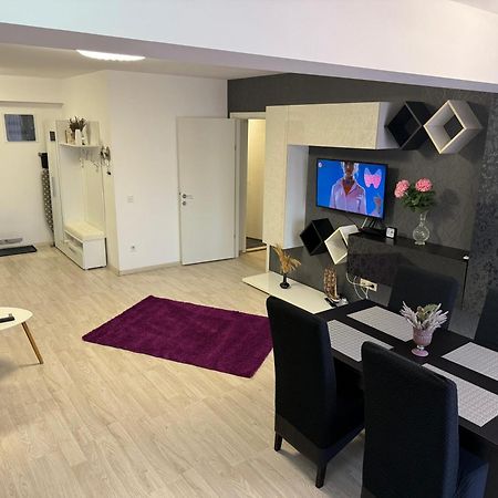 Airport Apartment 70 Squared Meters Otopeni Luaran gambar