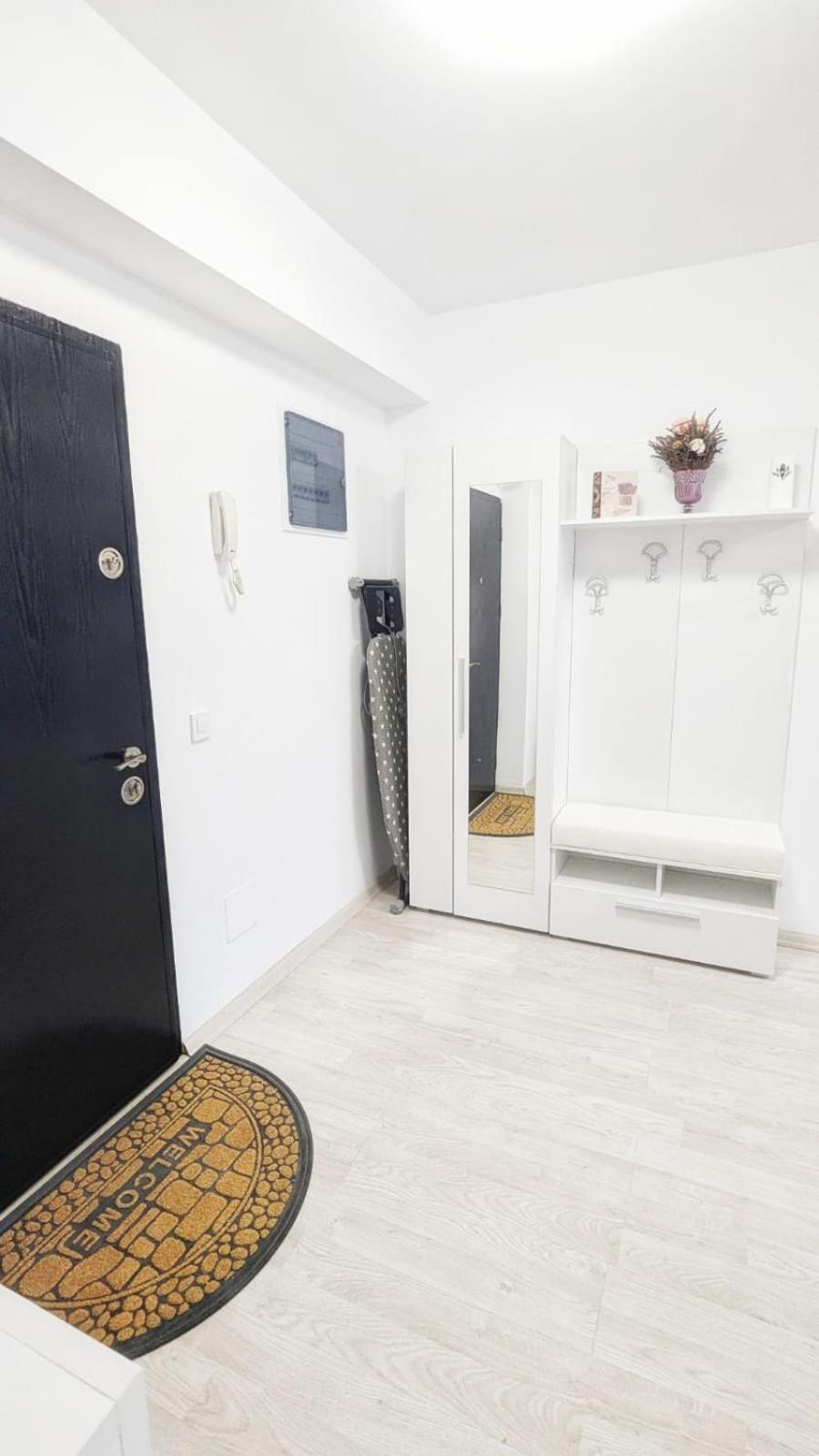 Airport Apartment 70 Squared Meters Otopeni Luaran gambar
